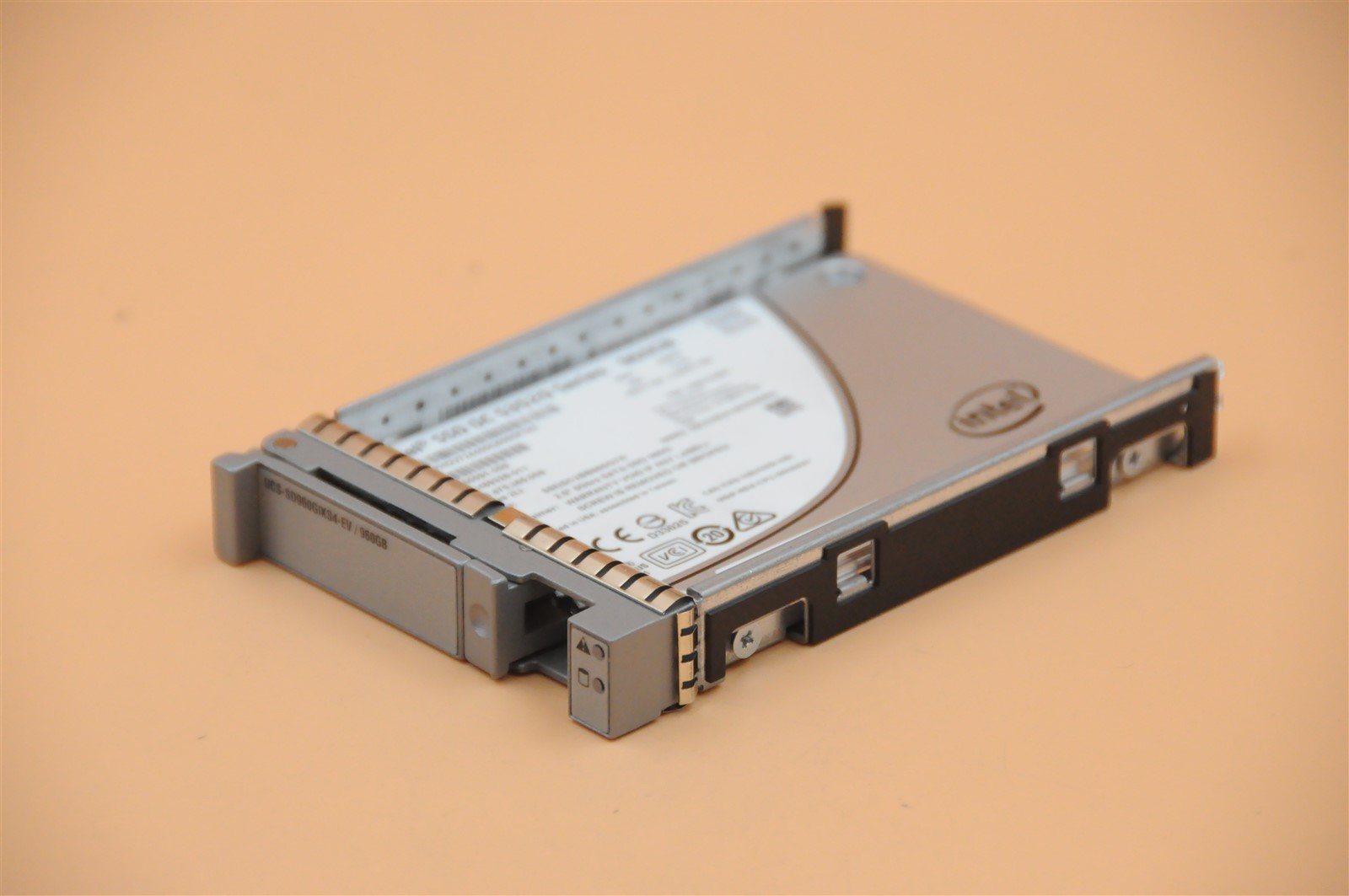 UCS-SD960GIKS4-EV SSDSC2BB960G7K S3520 CISCO 960GB 6G 2.5" SATA MLC SOLID STATE DRIVE