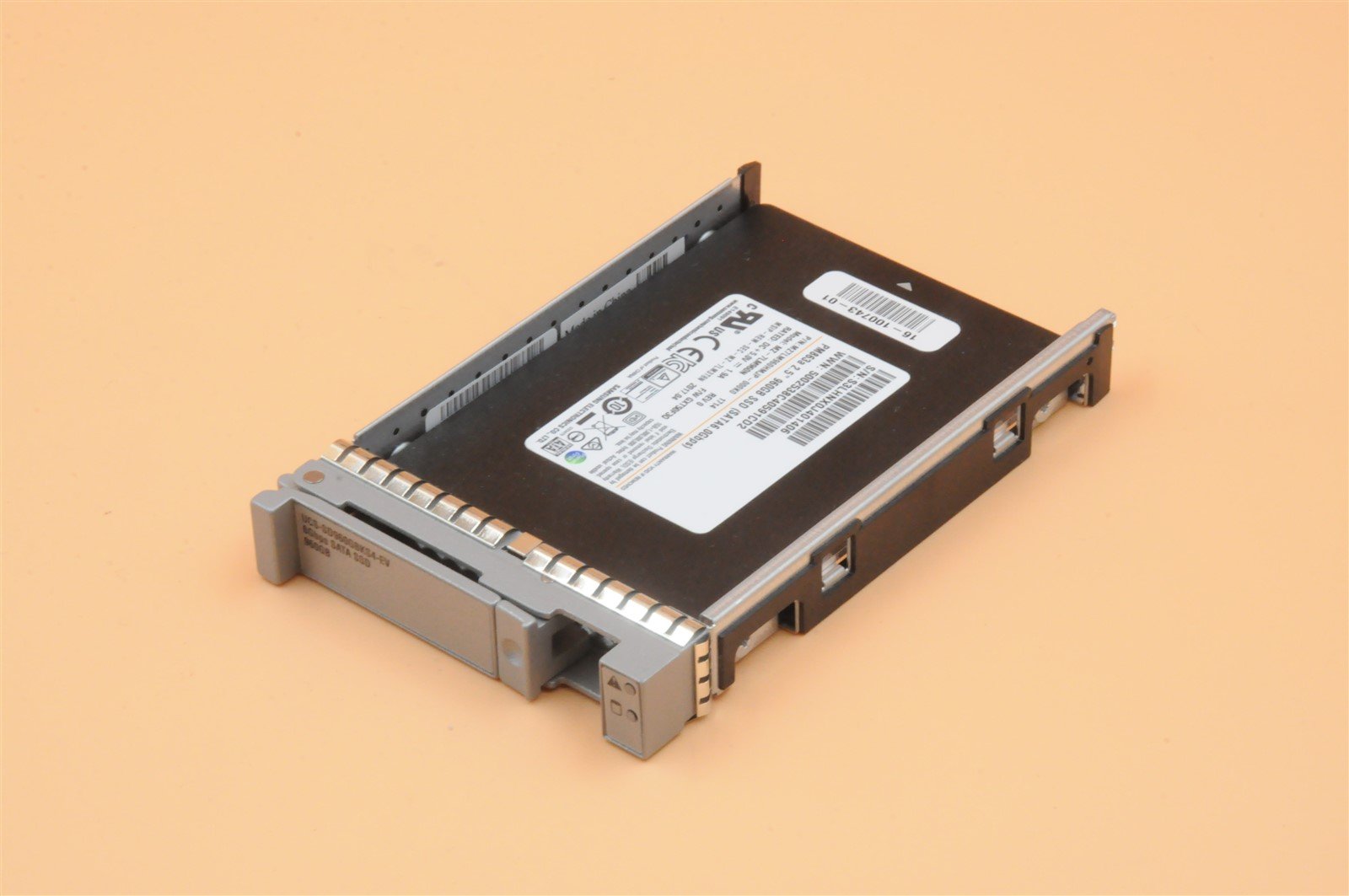 UCS-SD960GBKS4-EV MZ-7LM960N PM863A CISCO 960GB 6G 2.5" SATA TLC SOLID STATE DRIVE